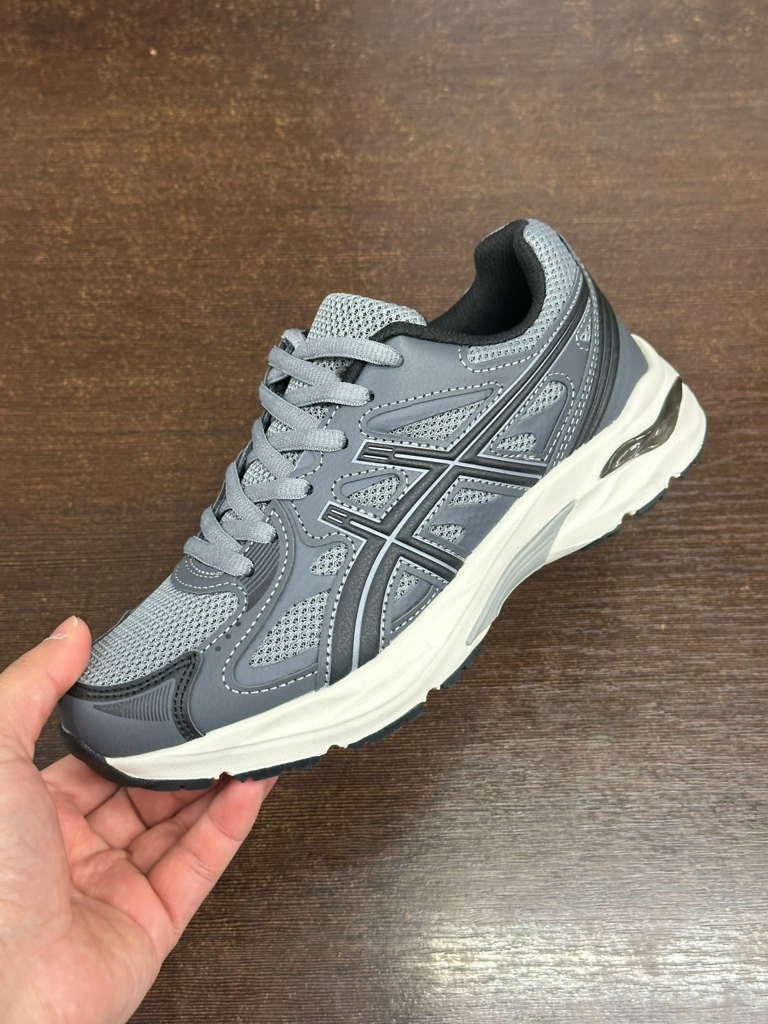 кроссовки mizuno,кроссовки мизуно,беговые кроссовки mizuno,кроссовки мужские mizuno,mizuno corp