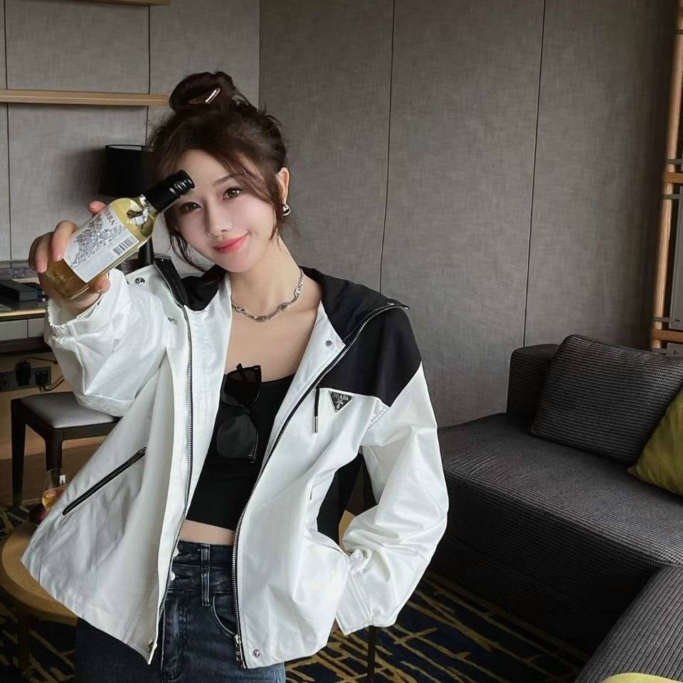 ветровка prada,куртка prada,куртка модная,повседневная куртка,куртка