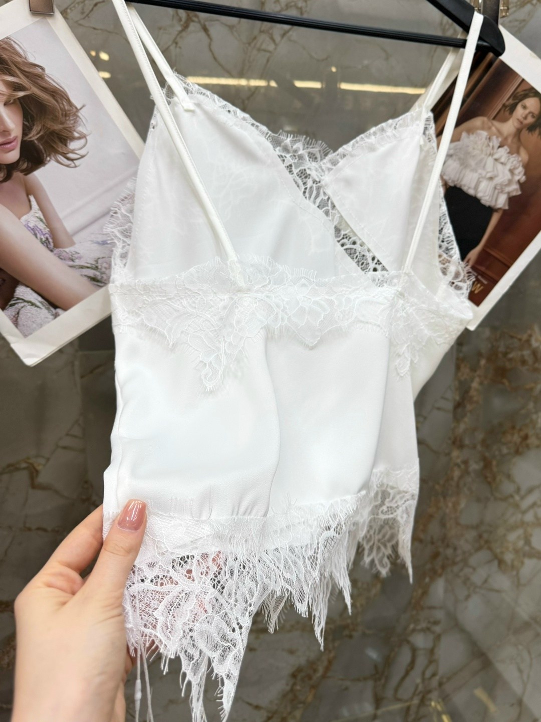 майка с кружевом,шелковый топ,майка с кружевами,топ с кружевом,топ атласный с кружевом