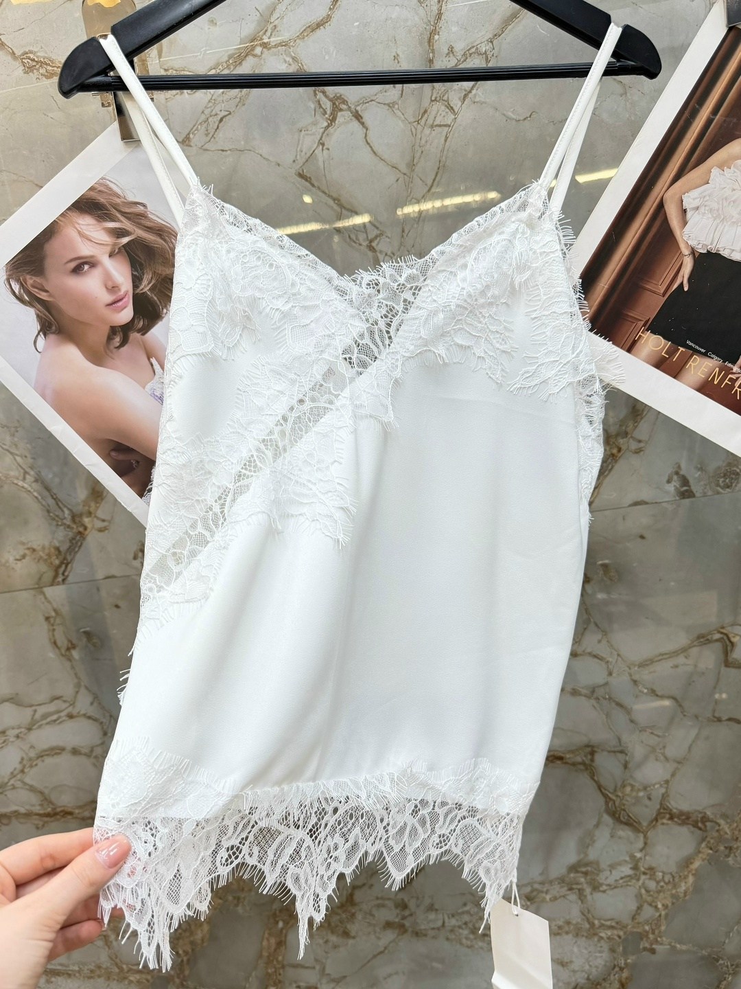 майка с кружевом,шелковый топ,майка с кружевами,топ с кружевом,топ атласный с кружевом