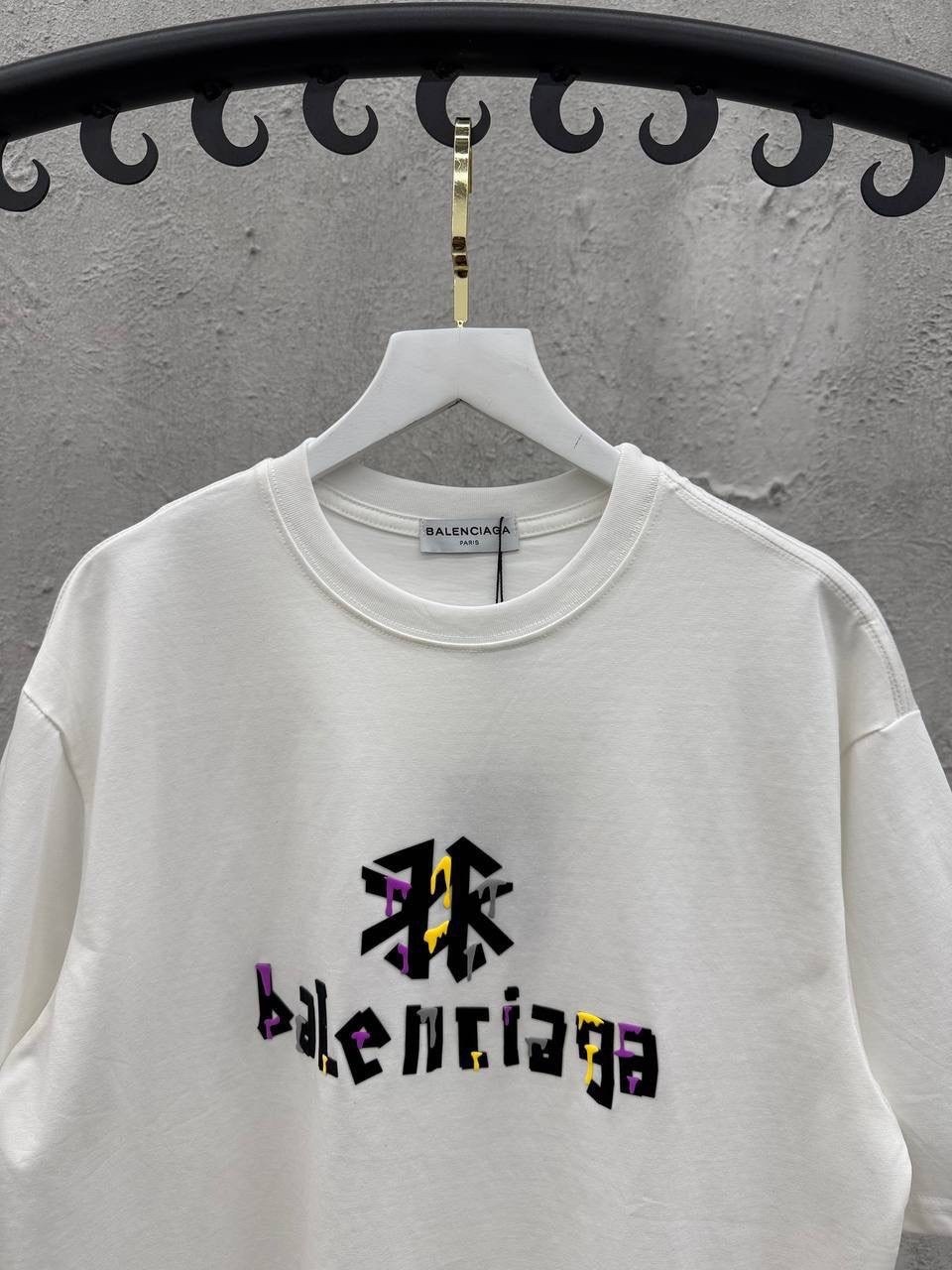 футболка balenciaga,белая футболка balenciaga,белая футболка баленсиага,футболки оверсайз,balenciaga white oversized shirt