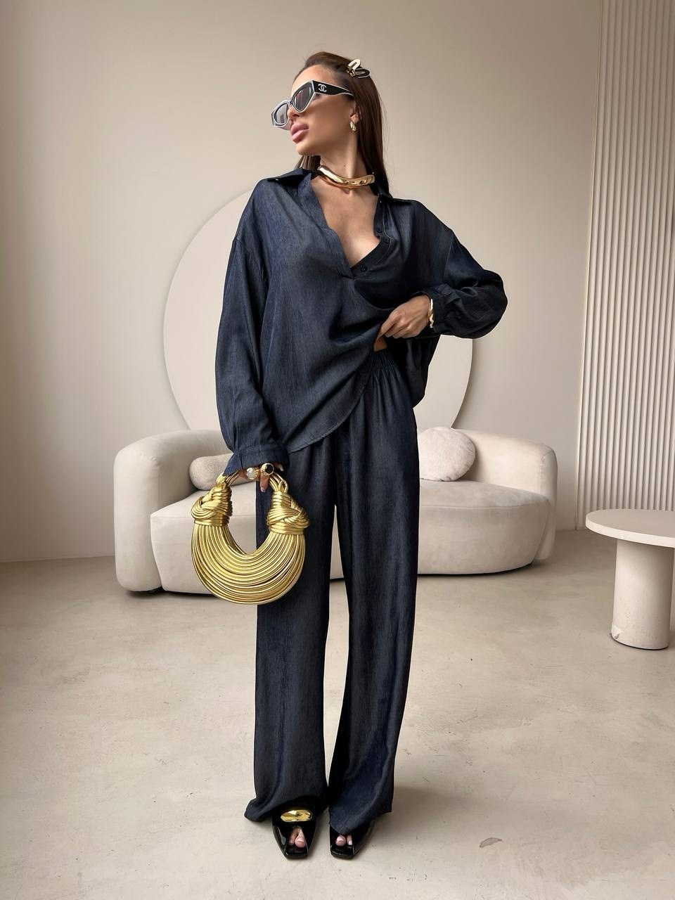 стильные костюмы,костюм белый,брючный костюм с мантией,комплект костюм,шелковый костюм