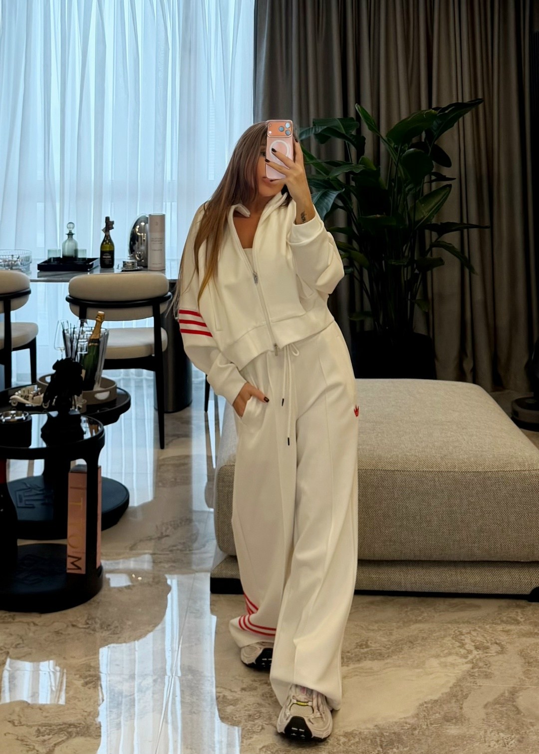 стильные костюмы,костюм спортивный женский,женский костюм,костюм,белый спортивный костюм в стиле celine