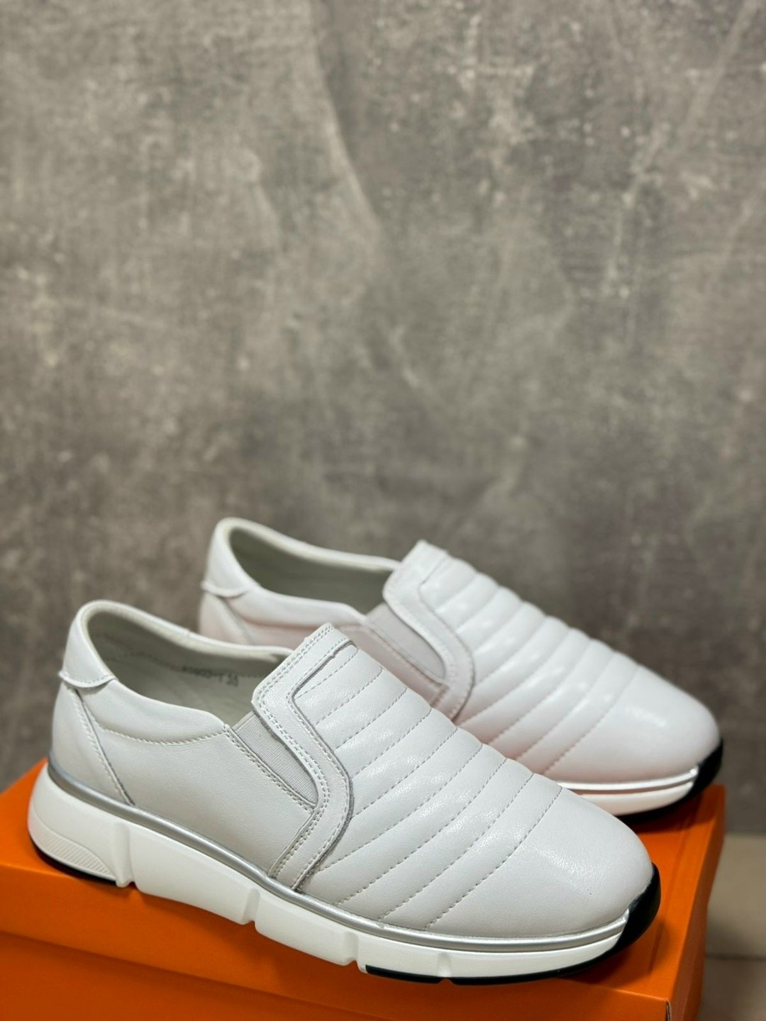 ,кроссовки женскиe,женские кроссовки из натуральной кожи,белые кроссовки,женские кроссовки натуральная кожа