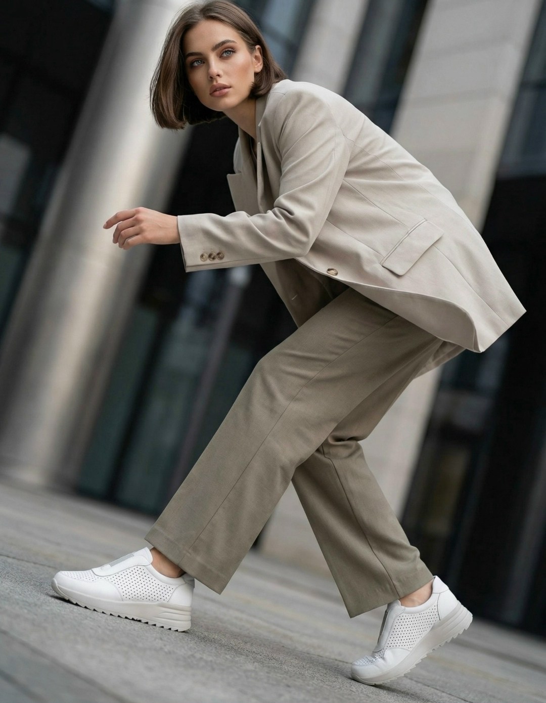 бежевые брюки,одежда кэжуал,мода стиль,бежевый образ женский