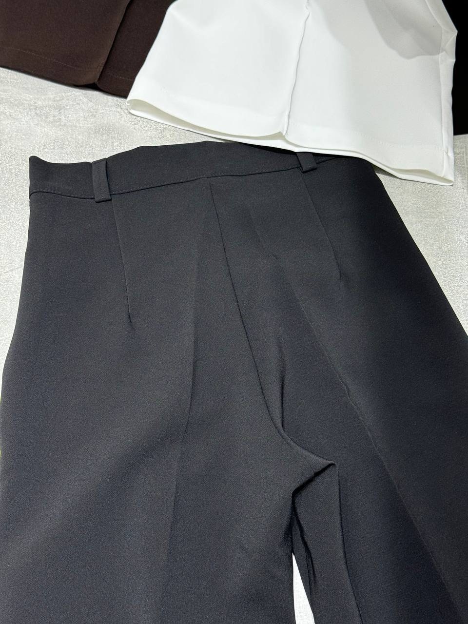 образ с брюками клеш,трикотажный костюм с кофтой оверсайз и брюками палаццо ivsedress,костюм с брюками теплый,женский брючный костюм,стиль и мода