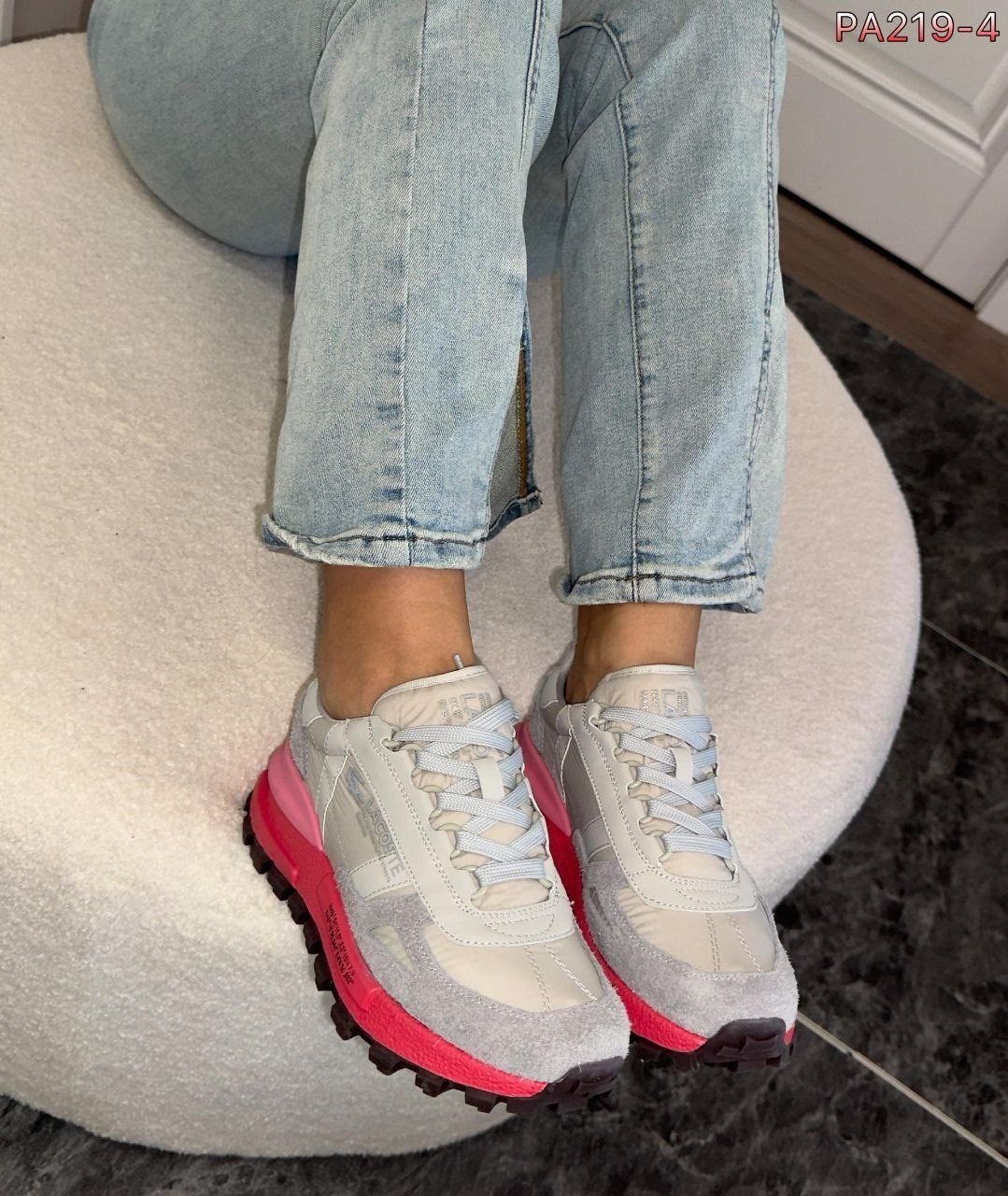 женские кроссовки,,повседневные кроссовки,стильные кроссовки,кроссовка