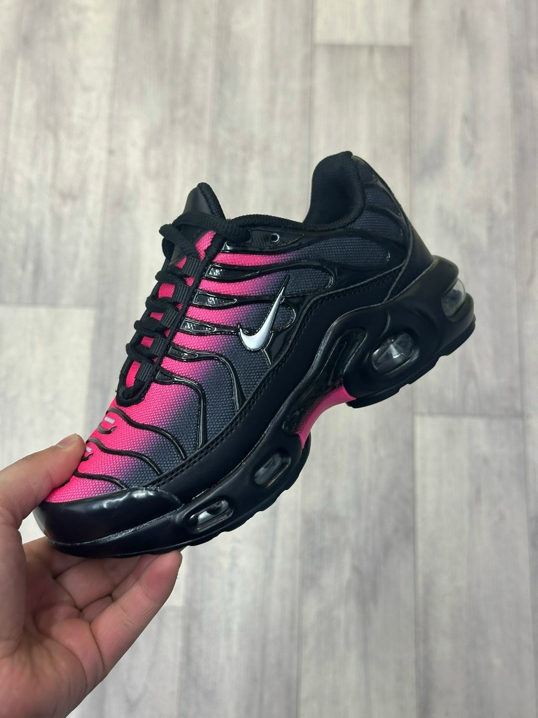 кроссовки nike air max tn plus,кроссовки мужские nike air max tn plus,nike air max tn plus,кроссовки nike air max tn plus ultra белые с серым,кроссовки мужские nike tn plus