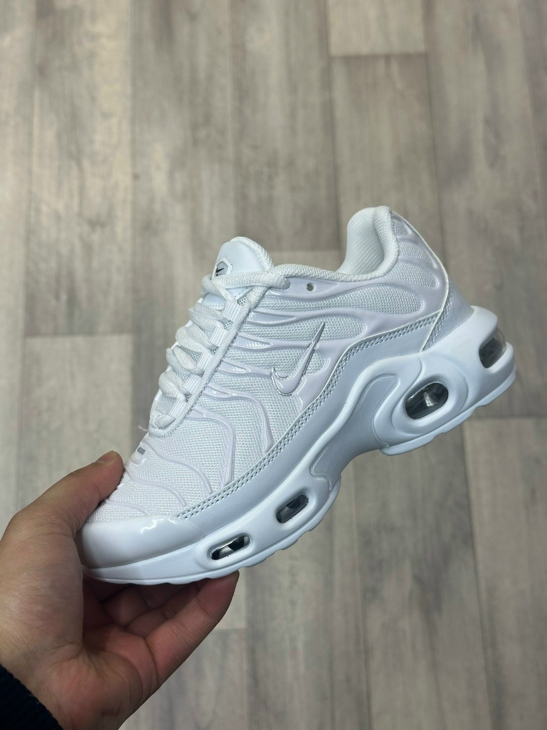 кроссовки nike air max tn plus,кроссовки мужские nike air max tn plus,nike air max tn plus,кроссовки nike air max tn plus ultra белые с серым,кроссовки мужские nike tn plus