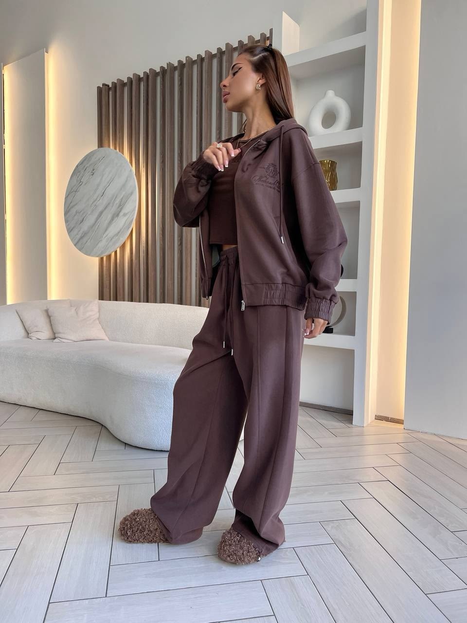 женский красный костюм miu miu,женский костюм,костюм спортивный,костюм