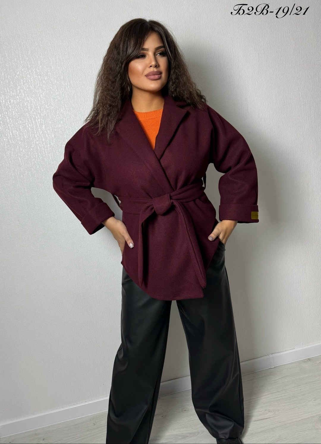 бордовое пальто,пальто демисезонная,пальто с поясом,бордовое короткое пальто,короткие пальто