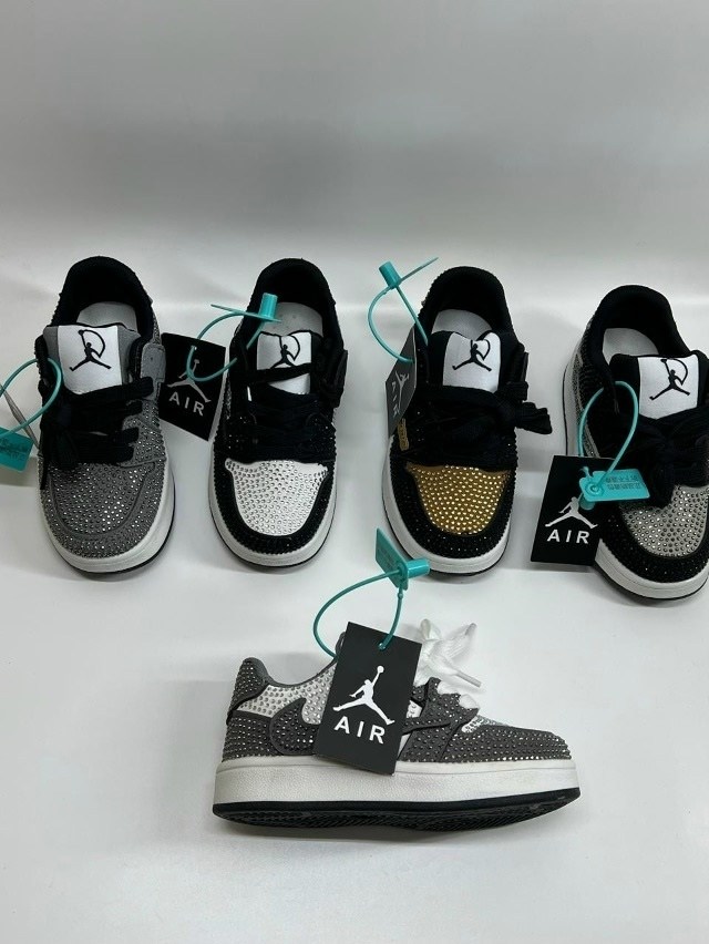 кроссовки,кроссовки мальчику,детские кроссовки,кроссовки jordan,спортивные кроссовки