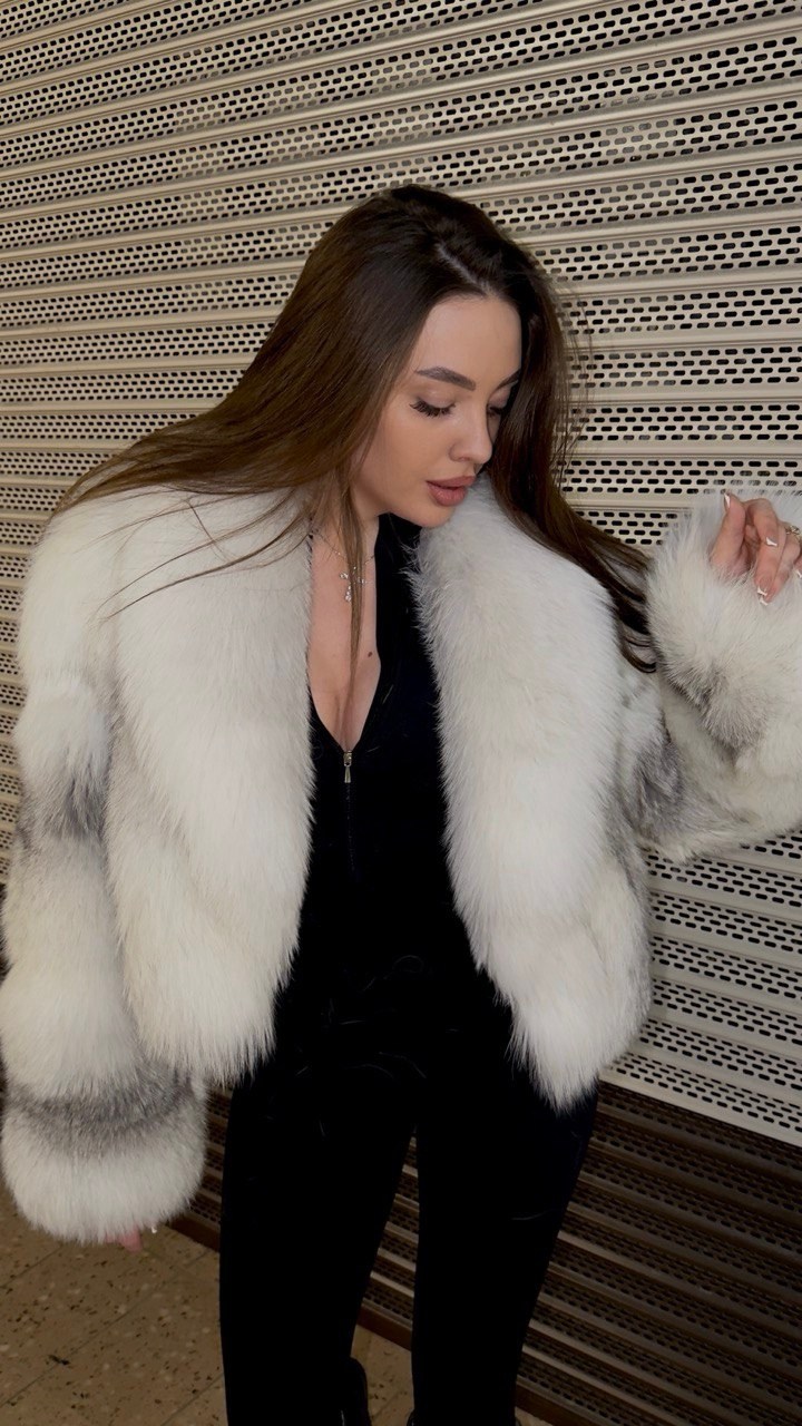 шуба из песца,шуба белая из меха песца,эксклюзивная шуба из арктической лисы "северная королева",шуба из арктической лисы со стойкой,меховая куртка