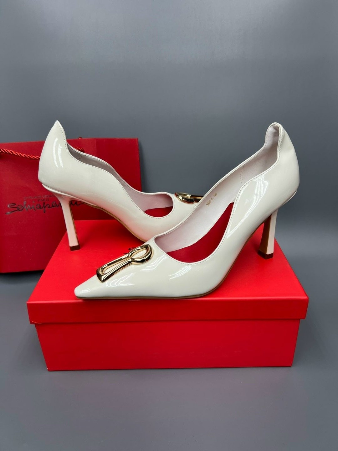 ,туфли женские,туфли salvatore ferragamo с контрастным каблуком,туфли лодочки женские,valentino туфли