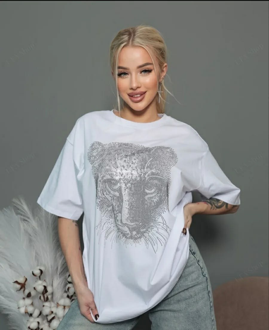 женская футболка,футболки женская оверсайз,футболка оверсайз со стразам,футболка оверсайз базовая со стразами,футболка женская со стразами