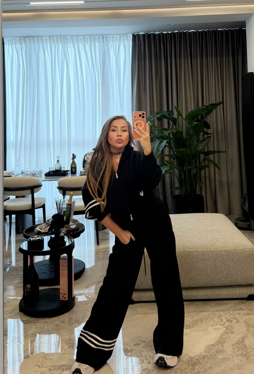 костюм спортивный женский,спортивный костюм,костюмы женские,трикотажные костюмы,костюм с лампасами