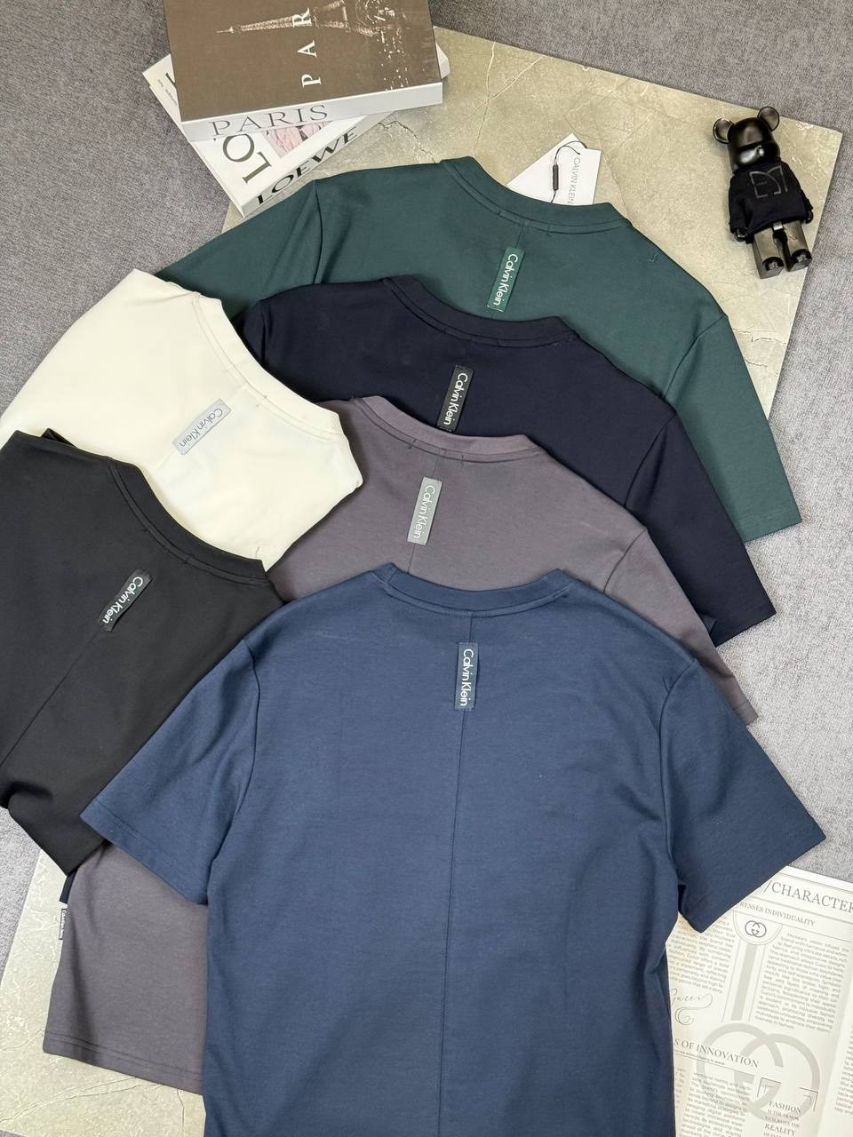 мужская футболка calvin klein,футболка стандартного кроя calvin klein, белый,футболка calvin klein,футболка для дома calvin klein,футболка calvin klein бежевая