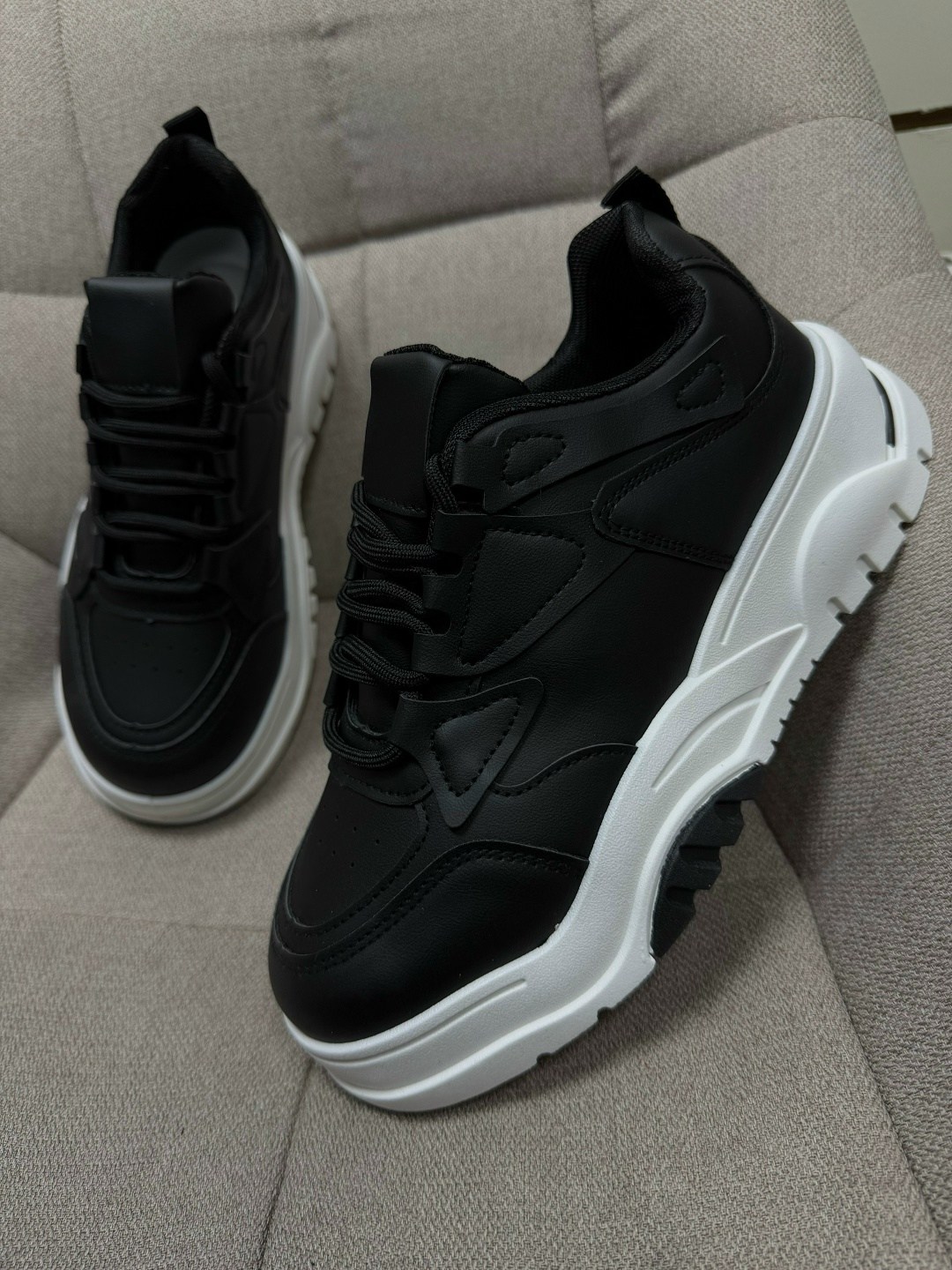 кроссовки женскиe,кроссовки женские черные,,черные кроссовки,кроссовка