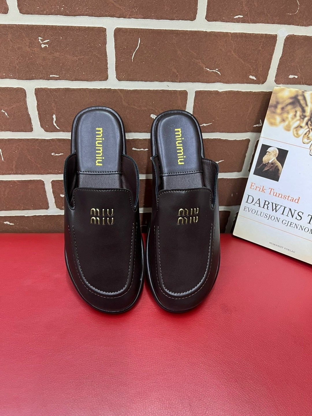 шлепки фенди,шлепанцы женские,мюли женские,,кожаные мюли