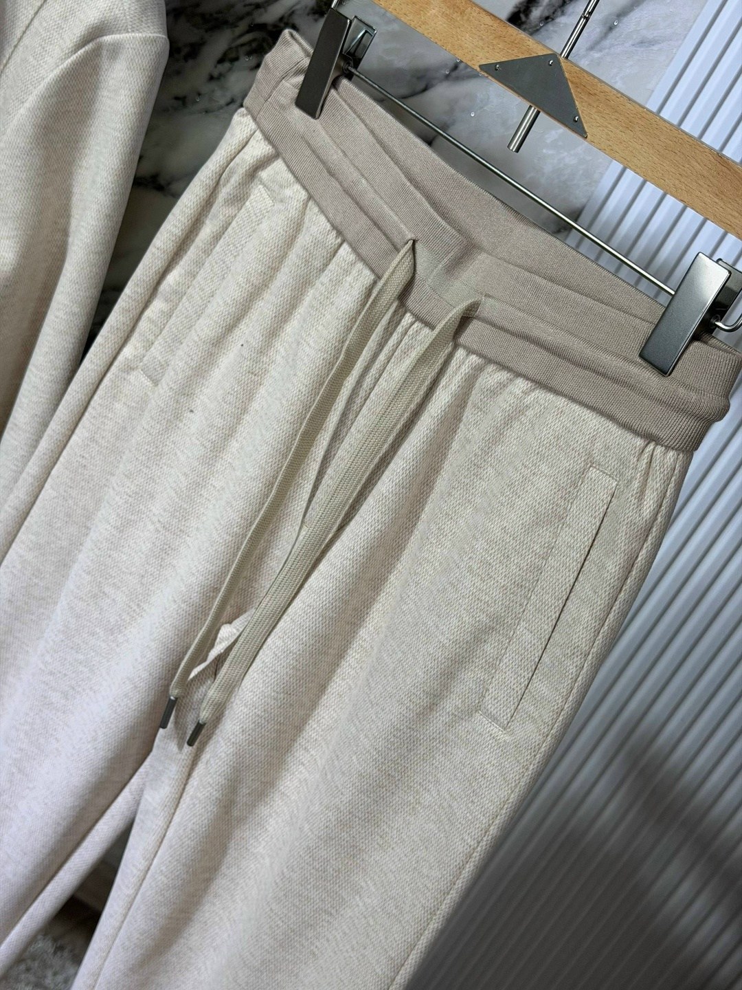 спортивный костюм brunello cucinelli,костюм спортивный loro piana,костюм brunello cucinelli,brunello cucinelli спортивный костюм мужской,спортивный костюм лоро пиано мужской бежевый