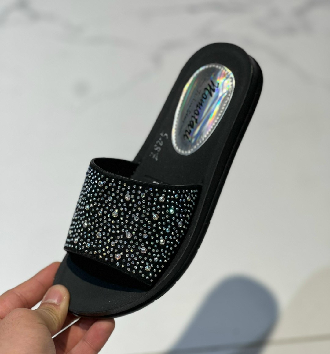 женские шлепанцы,шлепанцы со стразами,шлепки со стразами,модные шлепанцы,шлепки женские