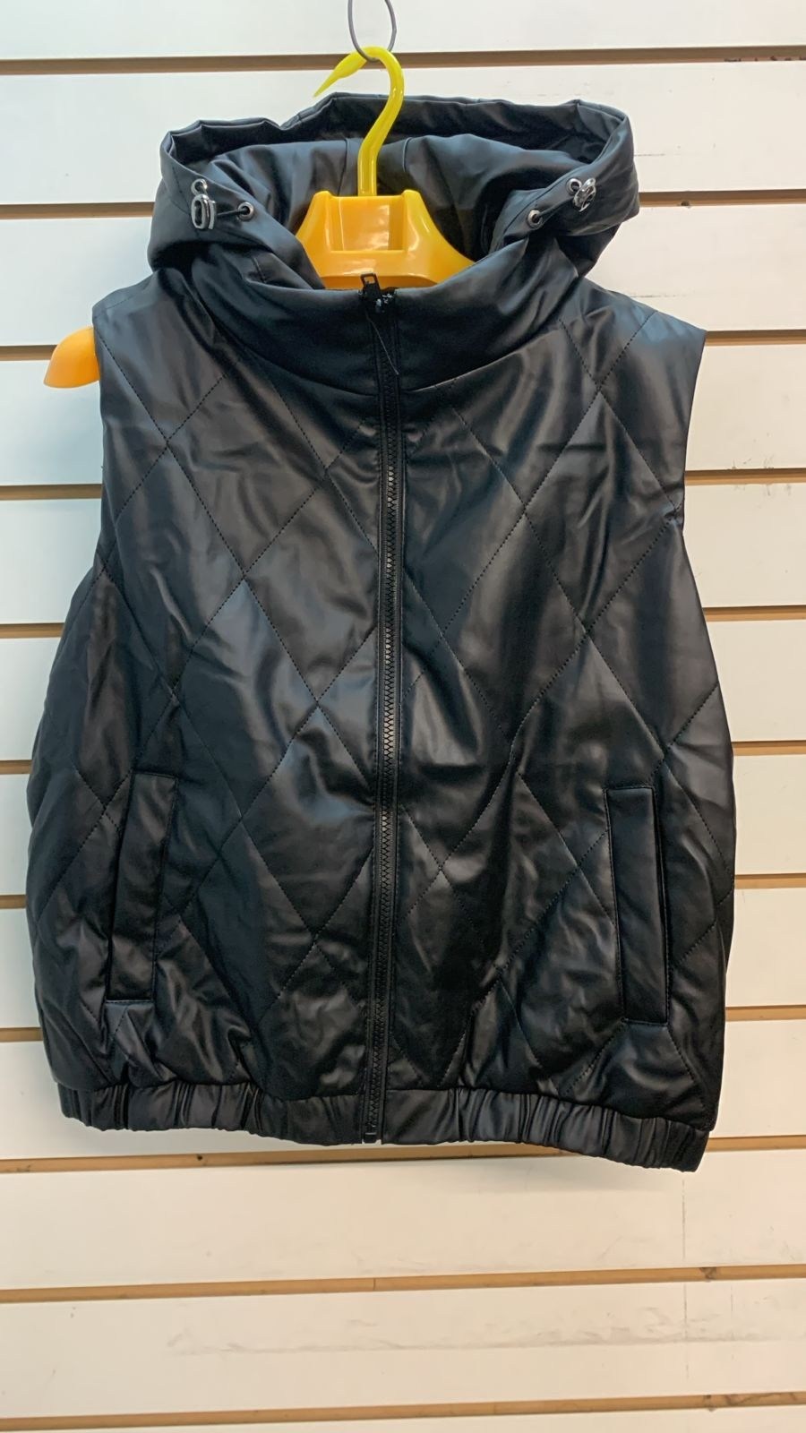 жилет женский утепленный из экокожи,жилет женский демисезонный,жилет из экокожи женский,жилет утепленный женский бежевый,жилетка женская экокожа утепленная