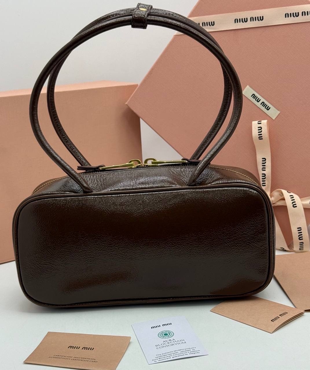 сумка miu miu коричневая,сумка женская miu miu,сумка miu miu,женская шоколадная кожаная сумка miu miu arcadie,сумка миу миу