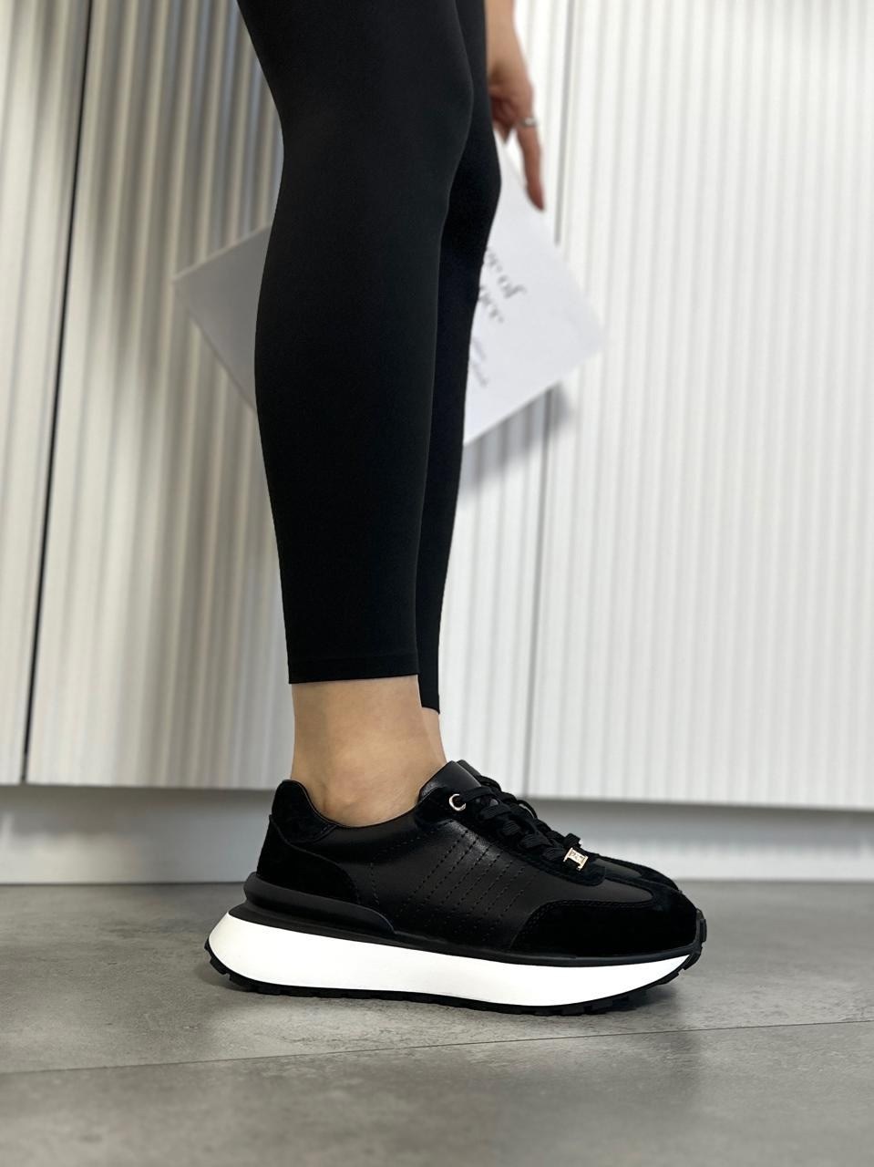 ,кроссовки женскиe,повседневные кроссовки,модные кроссовки,кроссовки брендовые