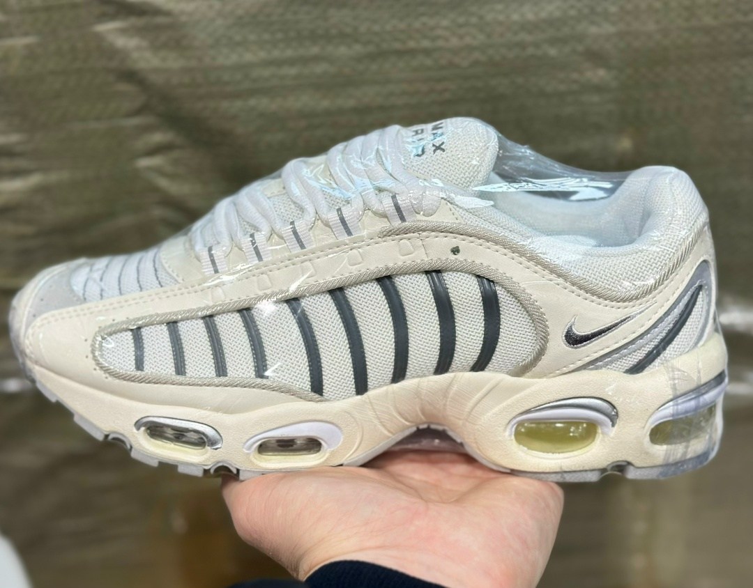 кроссовки nike air max tailwind 4,nike air max tailwind iv,nike air max tailwind,nike air max tailwind 4,nike air max tailwind 4 black and silver