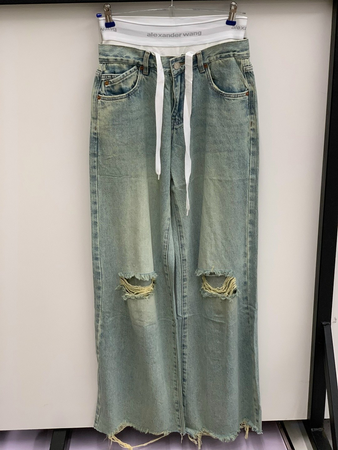 женские джинсы,джинсы стильные,джинсы,модные джинсы,джинсовые брюки