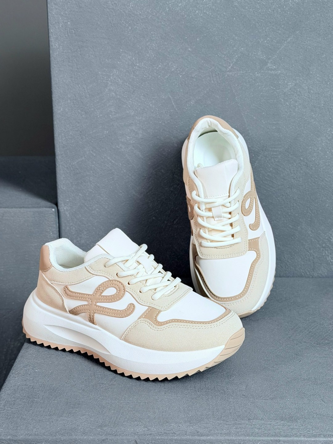 кроссовки женскиe,,модные кроссовки,кроссовки new balance,кроссовка