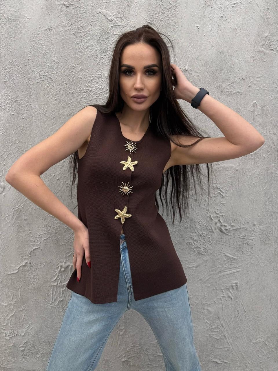 женская кофта,трикотажная жилетка,бордовая жилетка,жилет женский,жилет женская вязаная