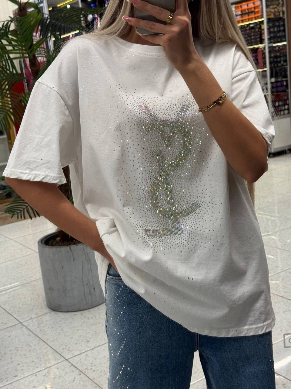 футболка оверсайз со стразам,женская футболка,футболка базовая со стразами оверсайз,футболка женская оверсайз со стразами,футболки модные