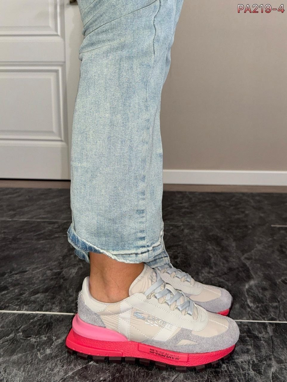 женские кроссовки,,повседневные кроссовки,стильные кроссовки,кроссовка