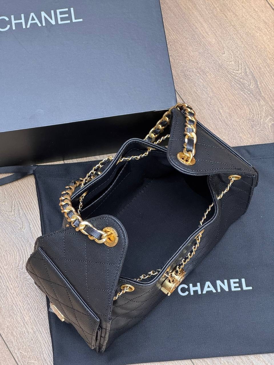 chanel сумка,сумка женская chanel,сумка шанель,chanel черная кожаная сумка через плечо,рюкзак женский chanel