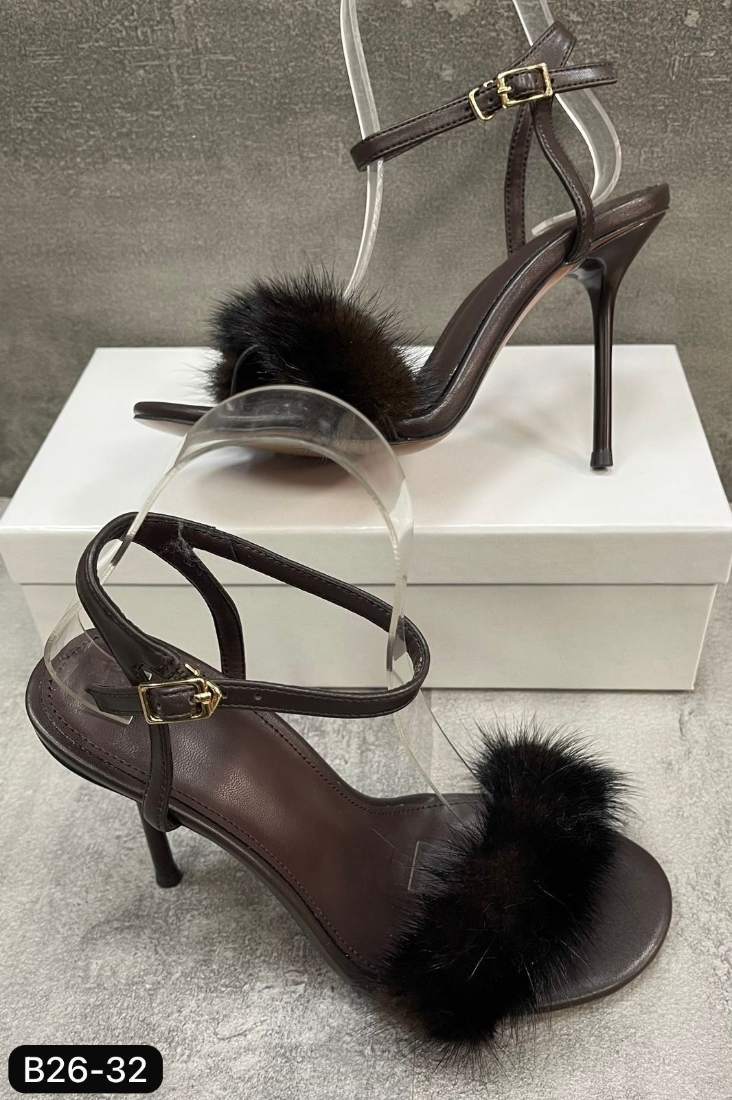 ,босоножки с мехом,женские босоножки,сандалии на каблуке,женская