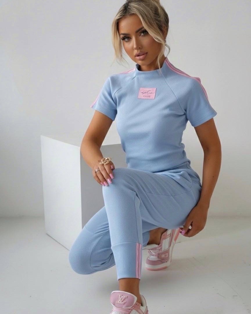 трикотажные костюмы,женские спортивные костюмы,костюм для фитнеса,костюм спортивный,костюм женский