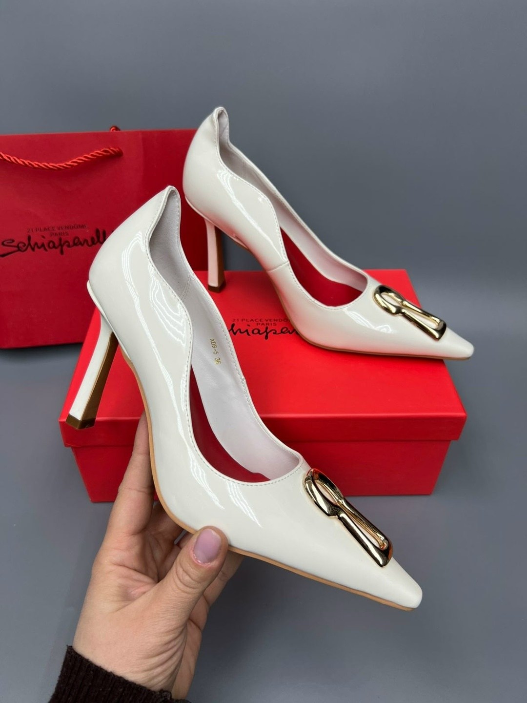 ,туфли женские,туфли salvatore ferragamo с контрастным каблуком,туфли лодочки женские,valentino туфли