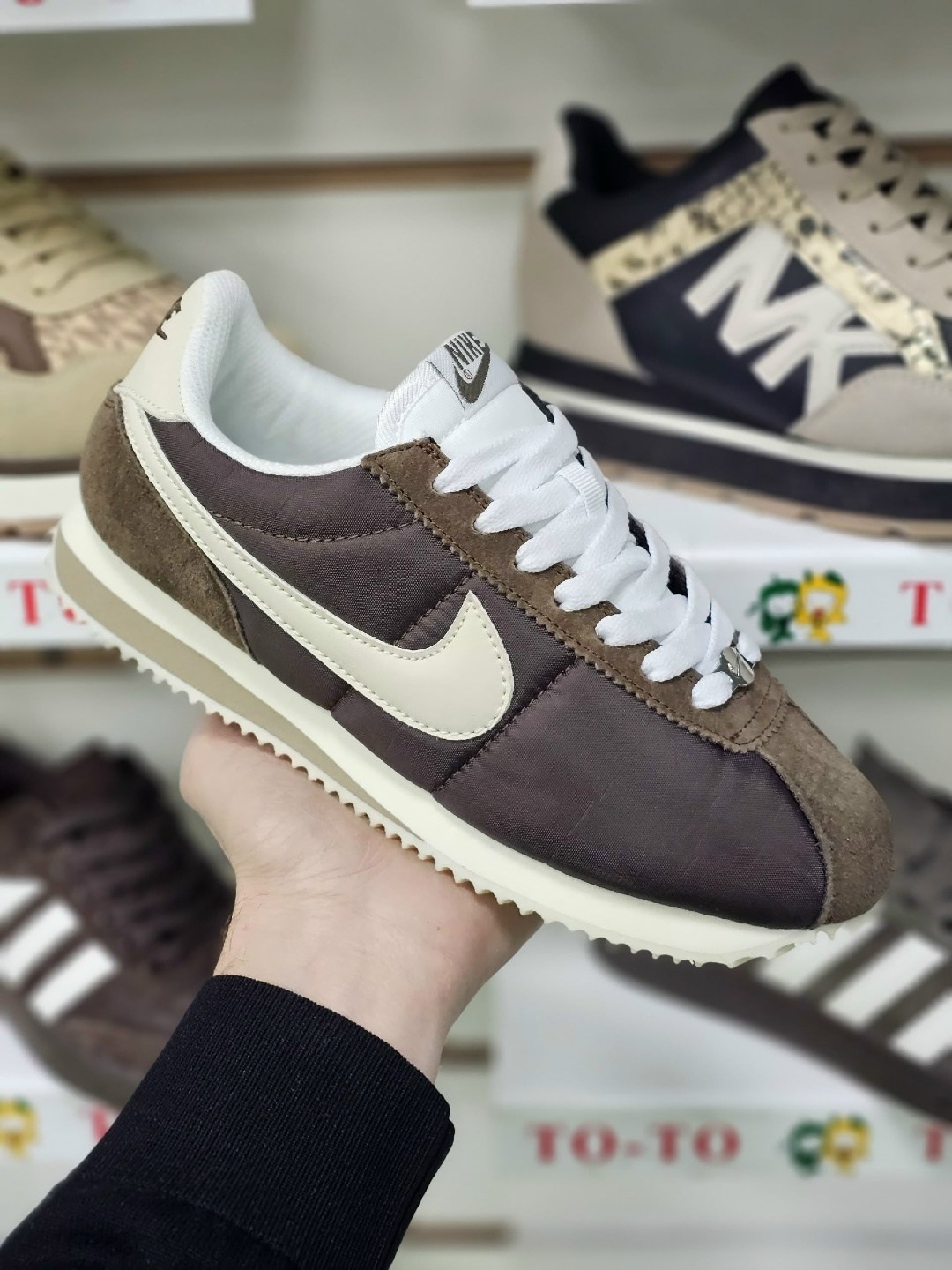 кроссовки cortez коричневые nike,кроссовки nike classic cortez leather,кроссовки nike cortez,женские повседневные кроссовки nike classic cortez,кроссовки nike cortez женские