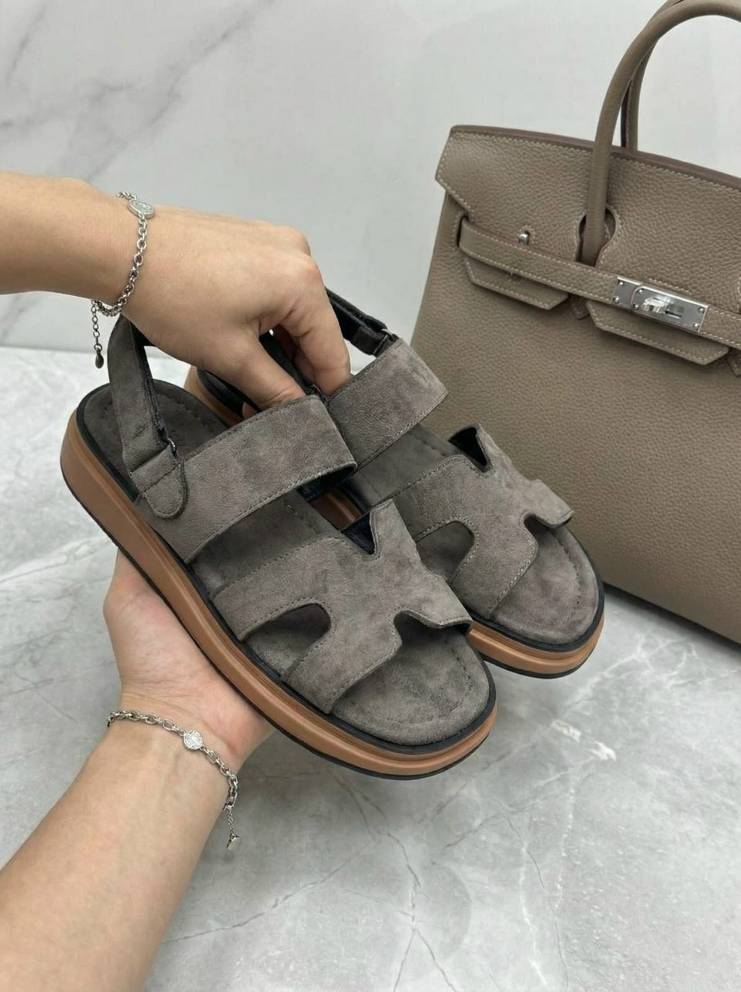 сандалии модные,женские сандалии,модные босоножки,женские шлепанцы,сандали