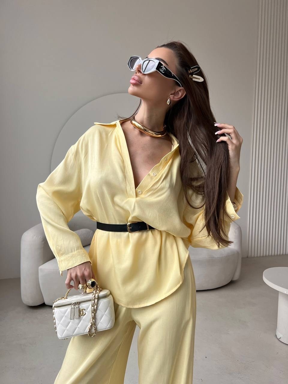 стильные костюмы,костюм белый,брючный костюм с мантией,комплект костюм,шелковый костюм