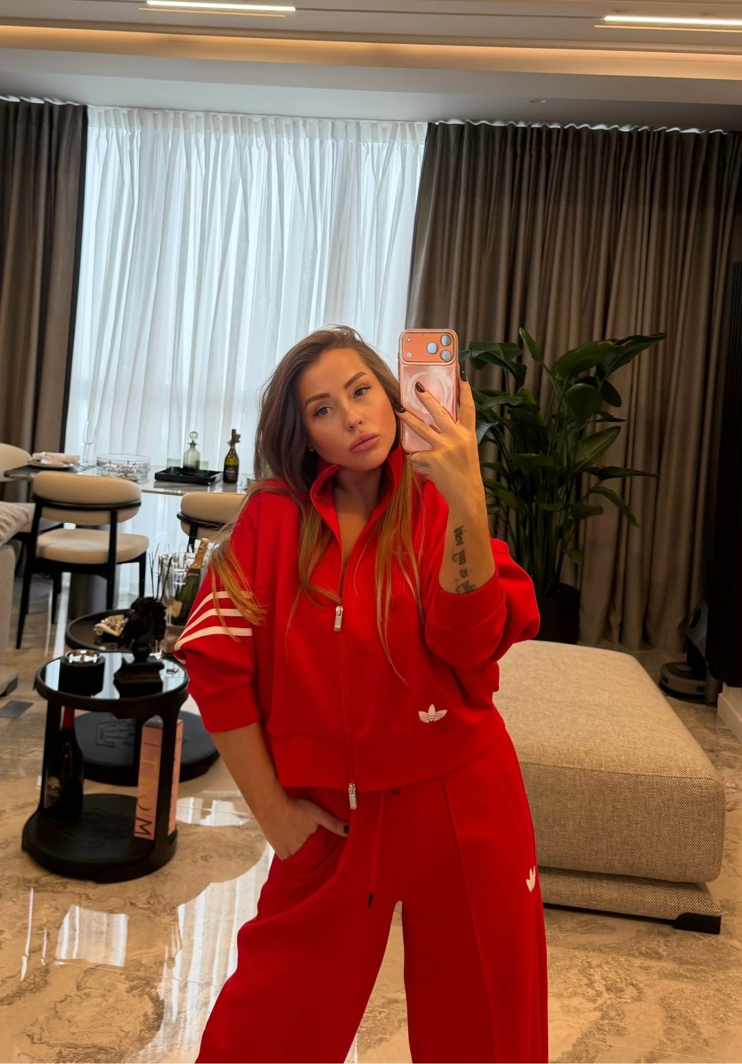 спортивный костюм женский,костюм спортивный миу миу,женский красный костюм miu miu,спортивный костюм miu miu женский,костюм женский