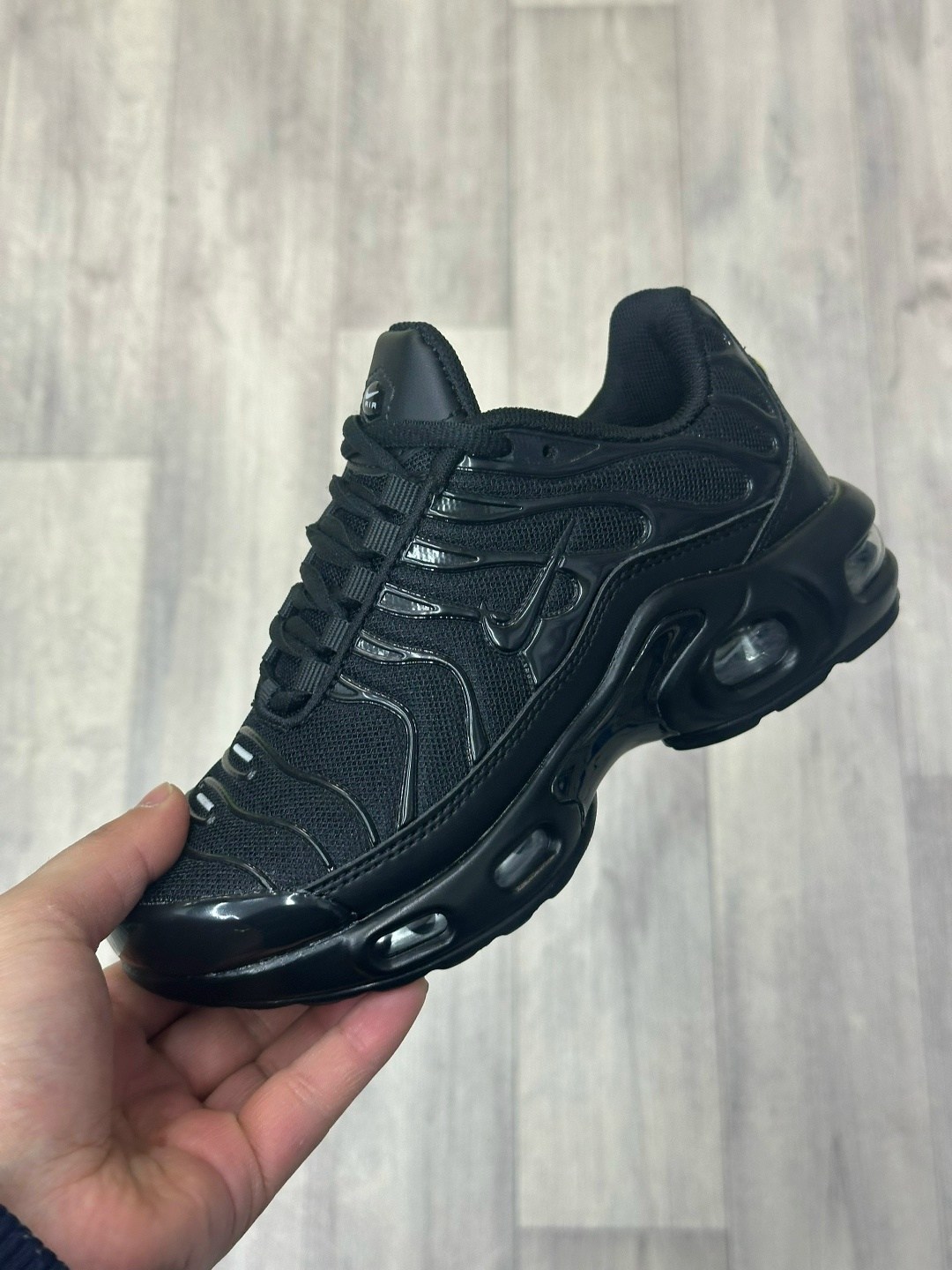 кроссовки nike air max tn plus,кроссовки мужские nike air max tn plus,nike air max tn plus,кроссовки nike air max tn plus ultra белые с серым,кроссовки мужские nike tn plus