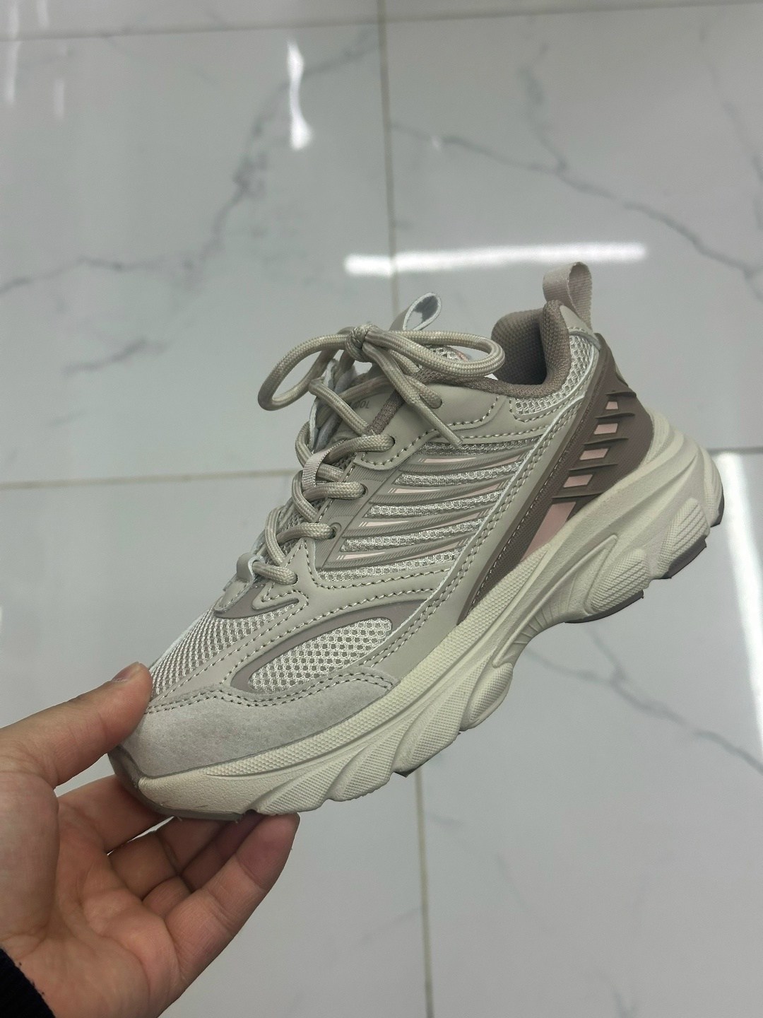 кроссовки,,кроссовки женские,кроссовка,массивные кроссовки