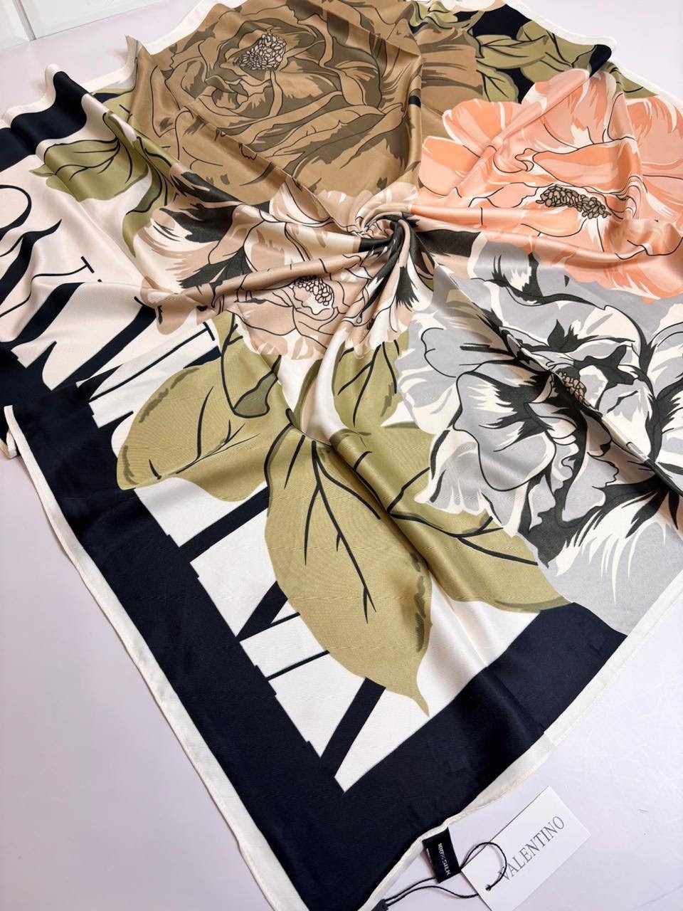 шелковый платок,платок,платок женский шелковый,платки женские,шелковый шарф