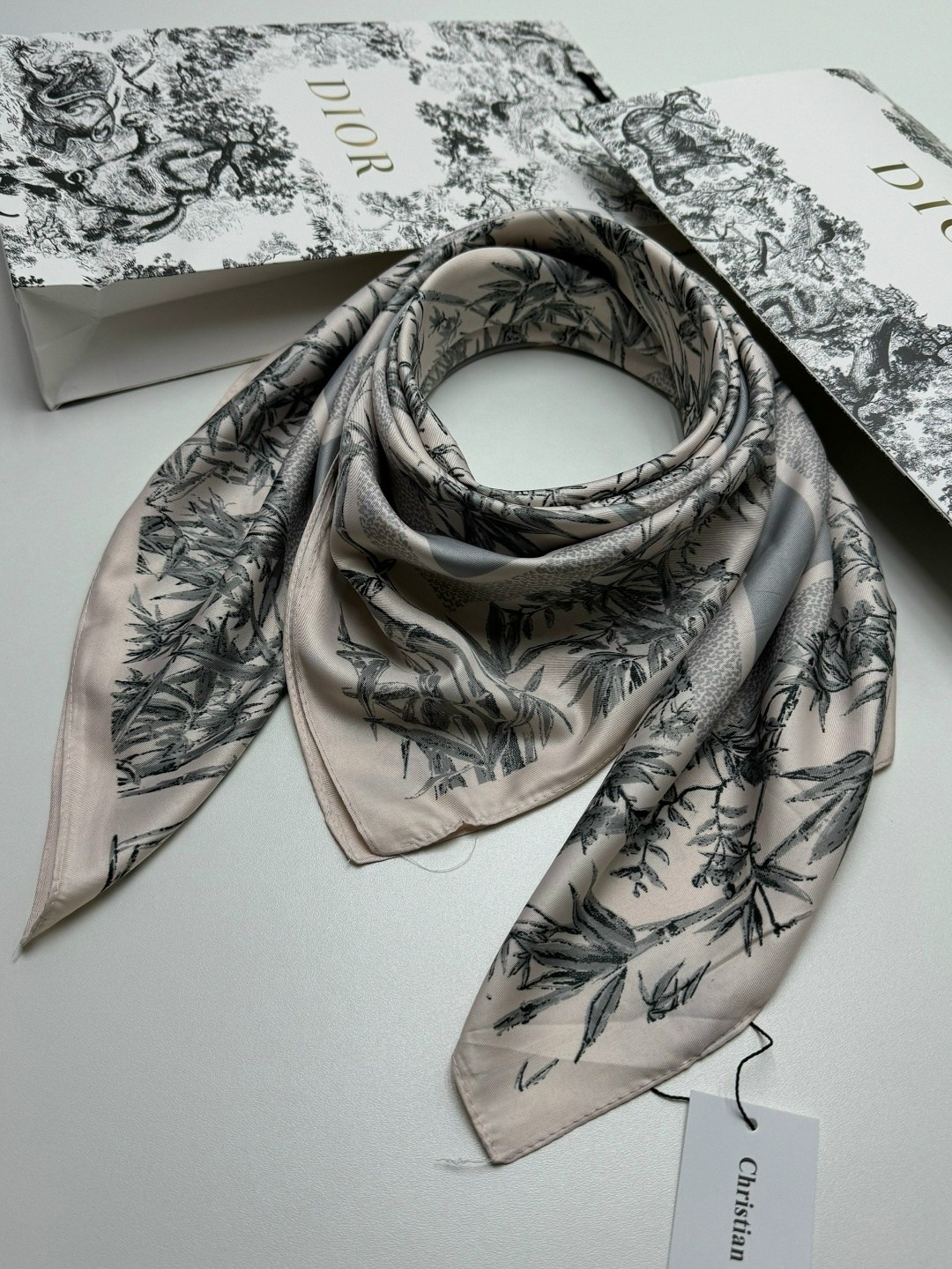 шелковый платок,шёлковый шарф,женский платок,платок,шарф женские