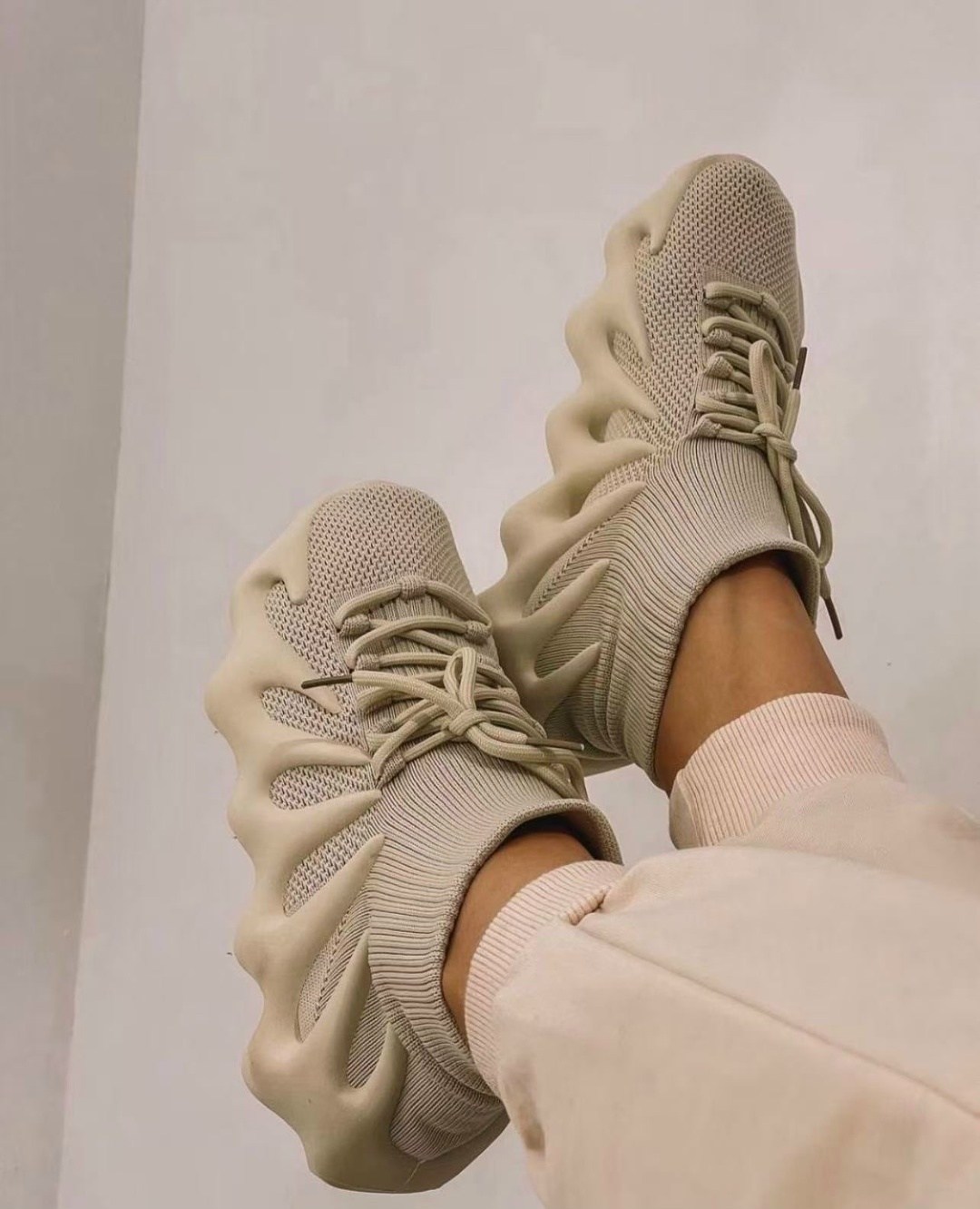 кроссовки adidas yeezy 450,adidas yeezy 450 cloud white,adidas yeezy boost 450 cloud white,adidas yeezy,adidas yeezy 450