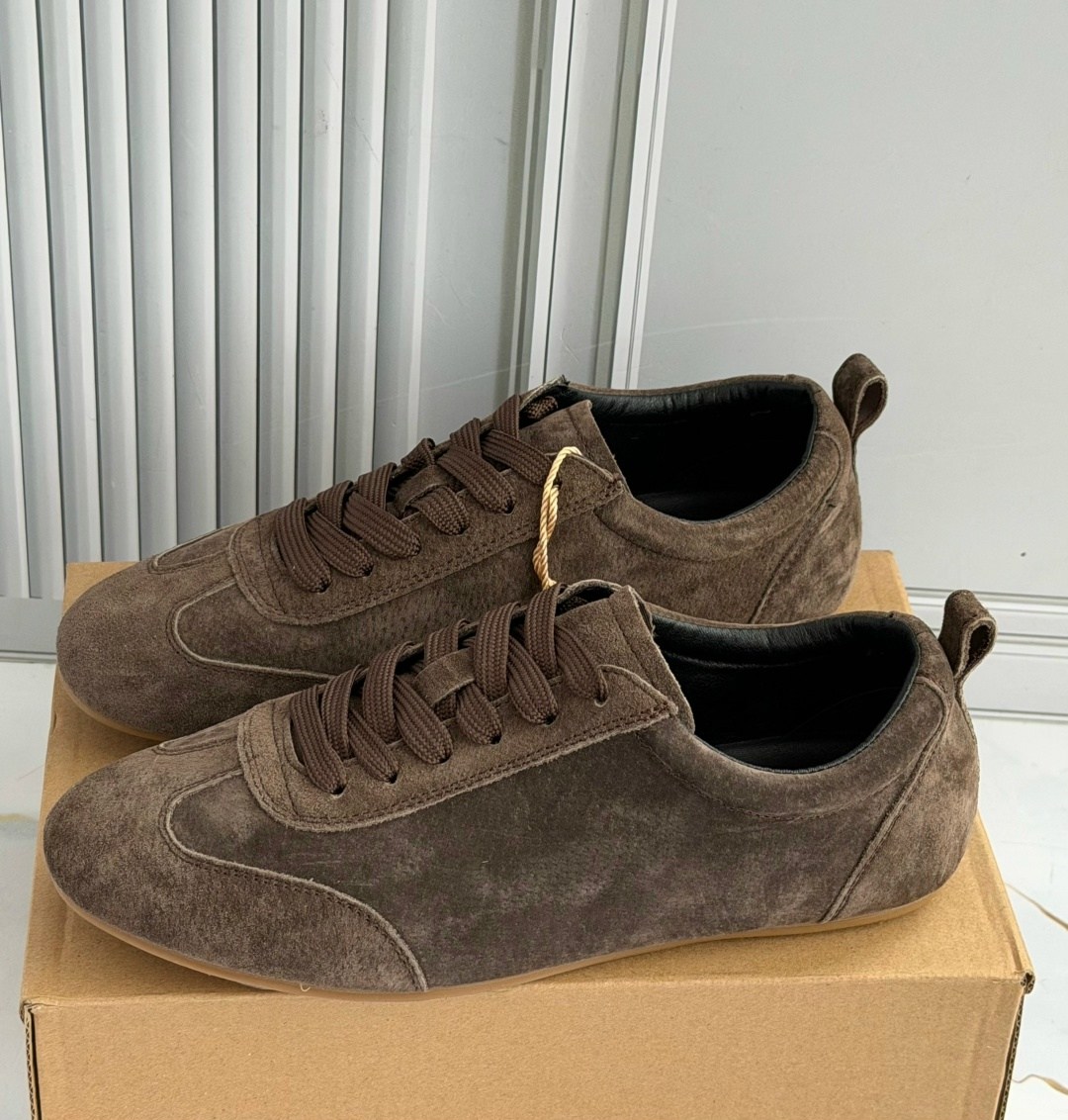 ,кроссовки из искусственной замши,замшевые кроссовки,обуви,кроссовки женские