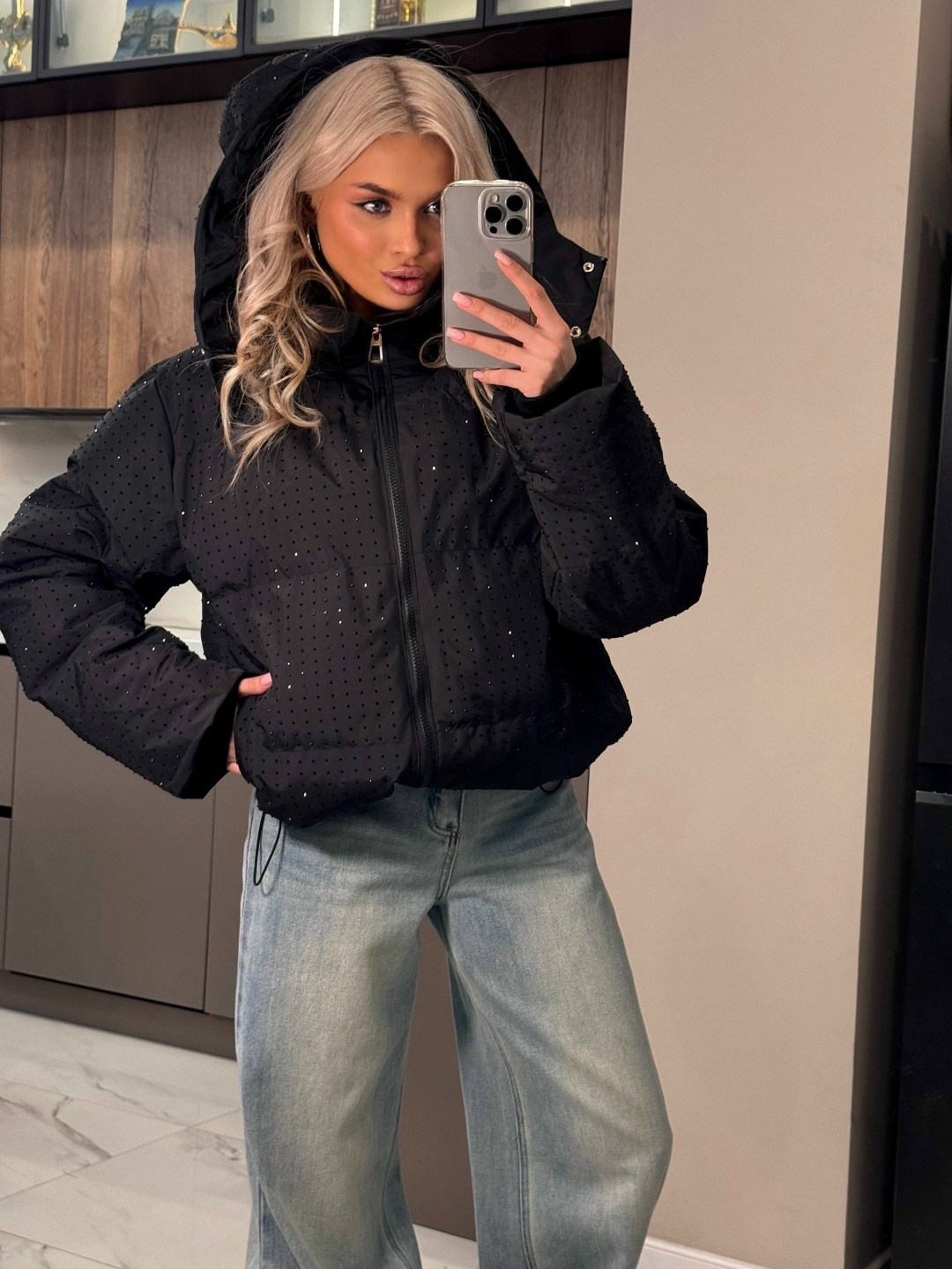 стильная куртка,куртка,женская куртка,демисезонная куртка,куртка зимняя короткий пуховик со стразами lizuntas brand