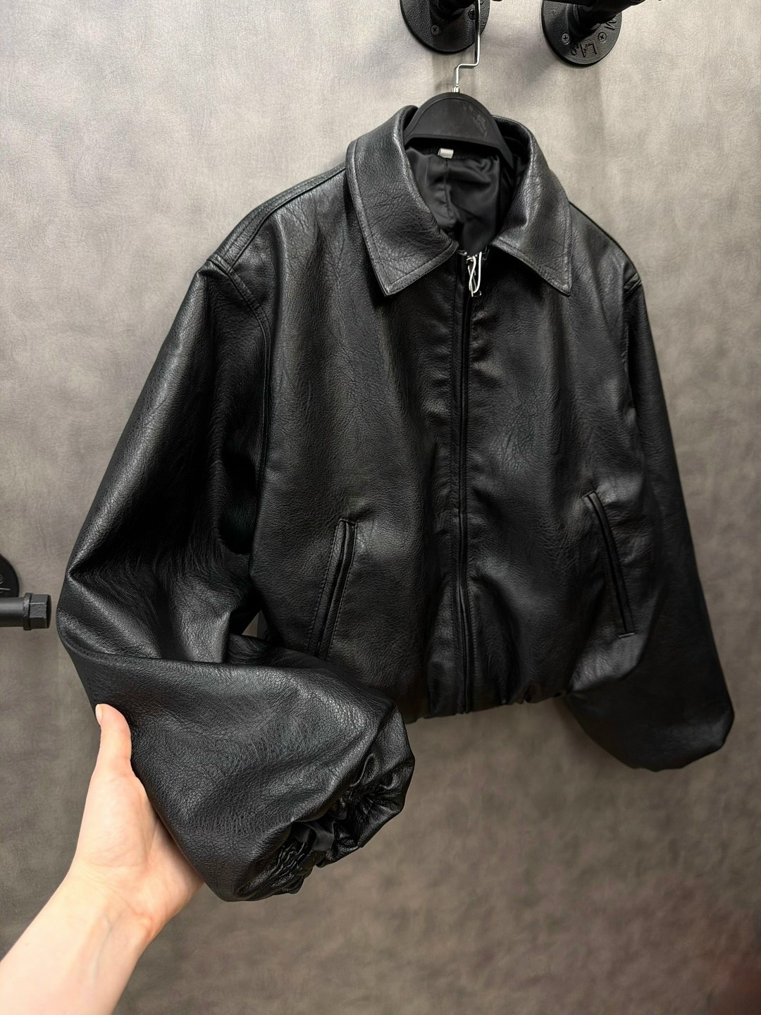 кожаная куртка,женская кожаная куртка,женская куртка из искусственной кожи,кожаная куртка оверсайз,куртка-косуха